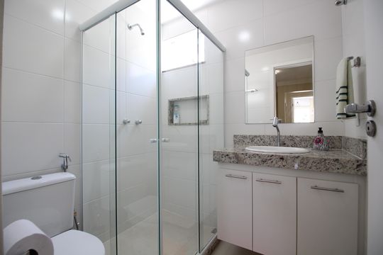 Banheiro Social de casa de condomínio à venda com 3 quartos, 100m² em Jacarepaguá, Rio de Janeiro