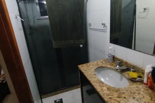 Banheiro de apartamento à venda com 3 quartos, 104m² em Vila Kosmos, Rio de Janeiro