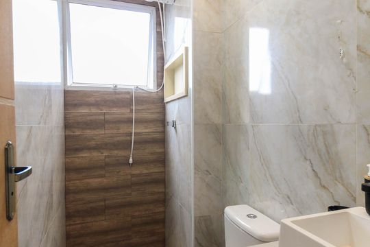 Banheiro de apartamento à venda com 2 quartos, 41m² em Colônia (zona Leste), São Paulo