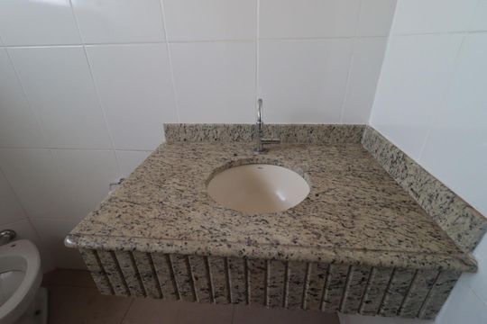 Banheiro de apartamento para alugar com 2 quartos, 82m² em Campos Elísios, Ribeirão Preto