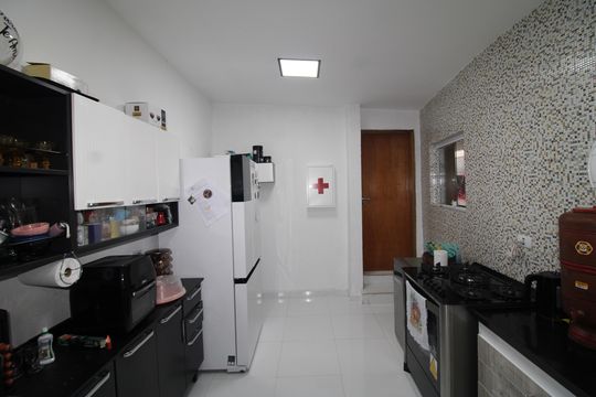 Cozinha de casa à venda com 2 quartos, 80m² em Vila Vitorio Mazzei, São Paulo