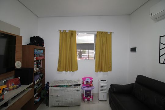 Sala de casa à venda com 2 quartos, 80m² em Vila Vitorio Mazzei, São Paulo
