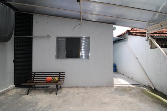 Garagem de casa à venda com 2 quartos, 80m² em Vila Vitorio Mazzei, São Paulo