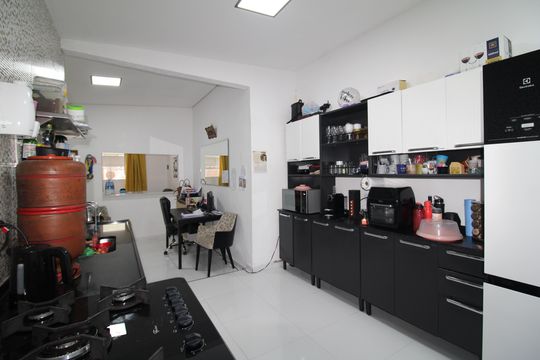 Cozinha de casa à venda com 2 quartos, 80m² em Vila Vitorio Mazzei, São Paulo