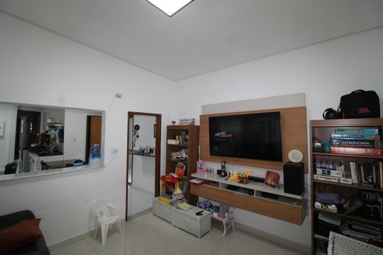 Sala de casa à venda com 2 quartos, 80m² em Vila Vitorio Mazzei, São Paulo