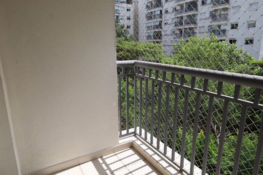 Apartamento à venda com 2 quartos, 72m² em Vila Castelo, São Paulo