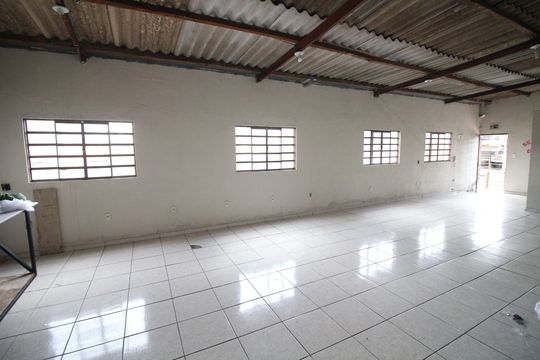 Terraço de casa à venda com 3 quartos, 390m² em Industrial, Contagem