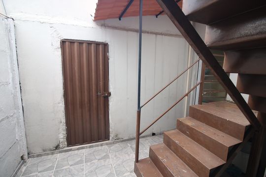 Quintal de casa à venda com 3 quartos, 390m² em Industrial, Contagem