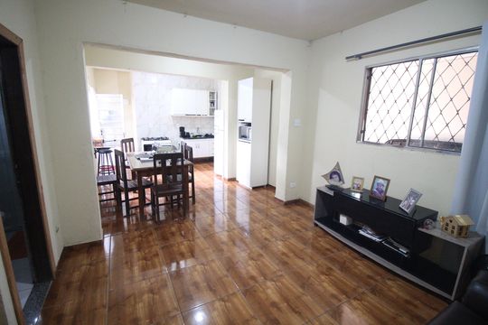 Sala de casa à venda com 3 quartos, 390m² em Industrial, Contagem