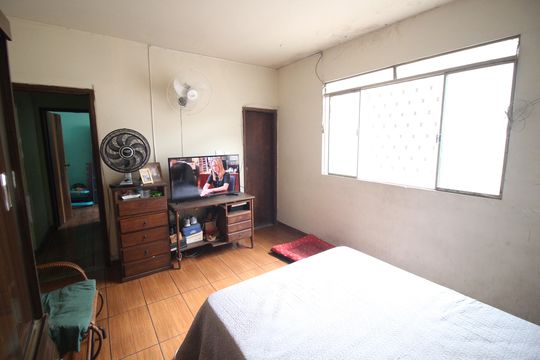 Quarto 3 de casa à venda com 3 quartos, 390m² em Industrial, Contagem
