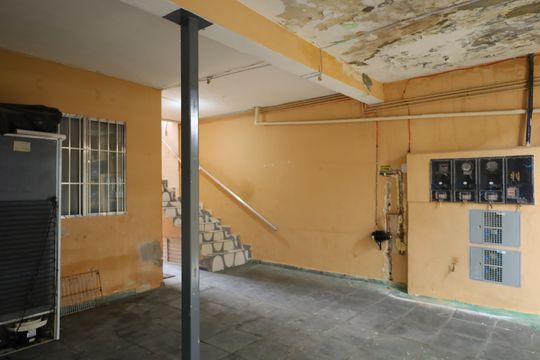 Garagem de casa à venda com 3 quartos, 250m² em Vila Verde, São Paulo