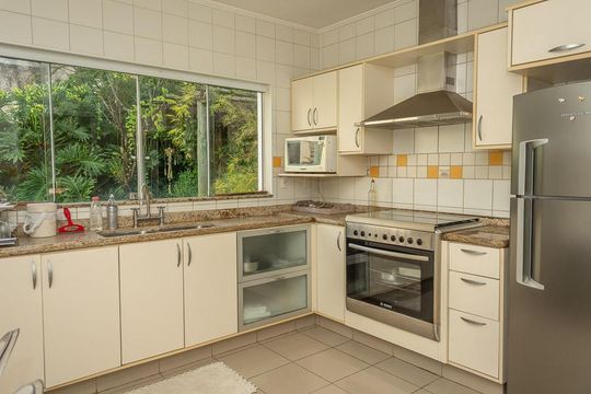 Cozinha de casa para alugar com 3 quartos, 441m² em Centro, Americana