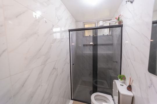 Banheiro de apartamento à venda com 2 quartos, 60m² em Vila Silvia, São Paulo