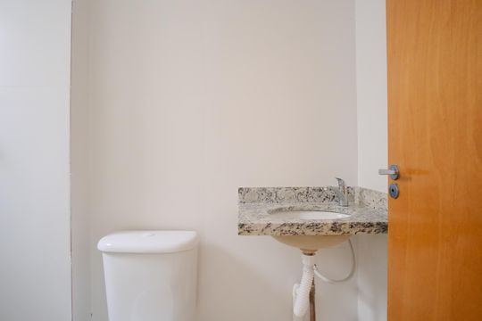 Banheiro de kitnet/studio à venda com 1 quarto, 20m² em Vila Esperança, São Paulo