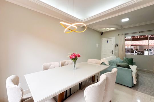 Sala de casa de condomínio à venda com 2 quartos, 90m² em Vila Jerusalem, São Bernardo do Campo