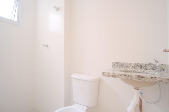 Banheiro de kitnet/studio à venda com 1 quarto, 20m² em Vila Esperança, São Paulo