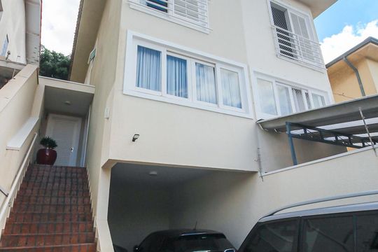 Garagem de casa à venda com 3 quartos, 125m² em Vila Sonia, São Paulo