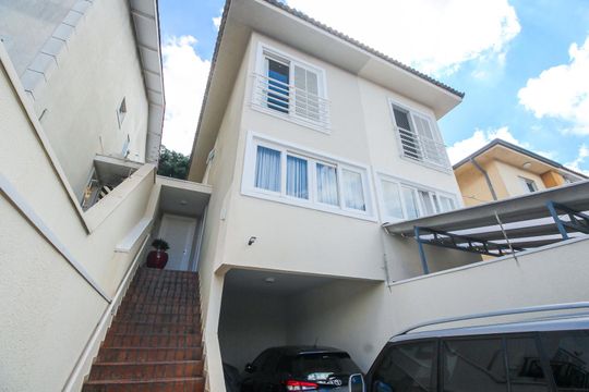 Fachada de casa à venda com 3 quartos, 125m² em Vila Sonia, São Paulo