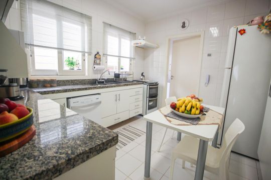 Cozinha de casa à venda com 3 quartos, 125m² em Vila Sonia, São Paulo