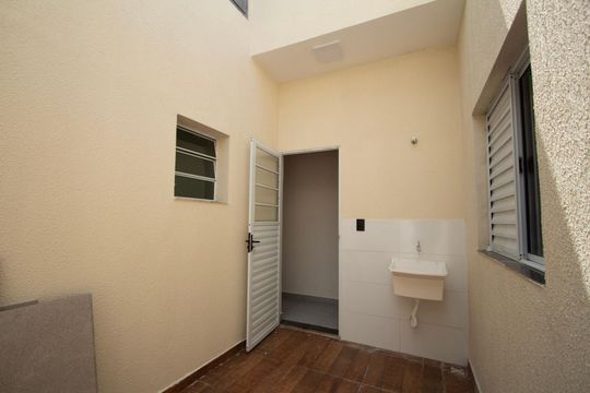 Área de Serviço de casa para alugar com 2 quartos, 53m² em Jardim Nilton Torres, Sorocaba