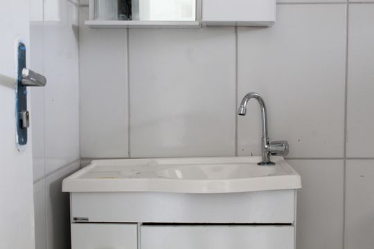 Banheiro de kitnet/studio para alugar com 1 quarto, 30m² em Parque Mirante da Mata, Cotia