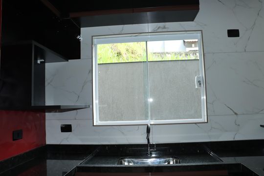 Casa de Condomínio para alugar com 3 quartos, 170m² em Jardim Rio das Pedras, Cotia