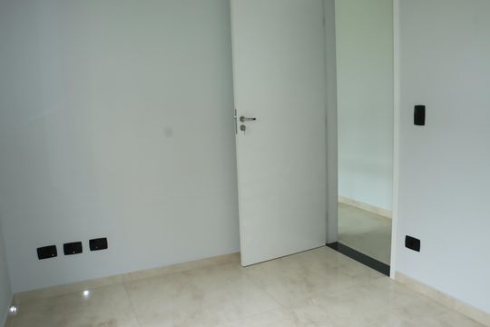 Casa de Condomínio para alugar com 3 quartos, 170m² em Jardim Rio das Pedras, Cotia