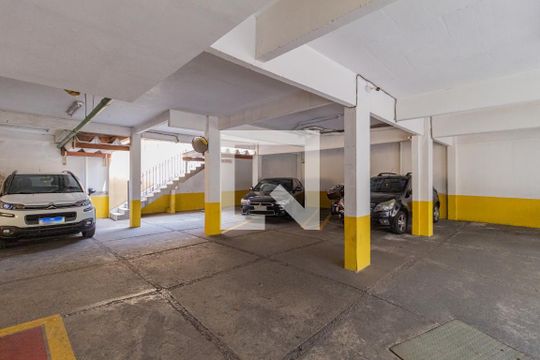 Garagem de apartamento para alugar com 2 quartos, 64m² em Vila Osasco, Osasco