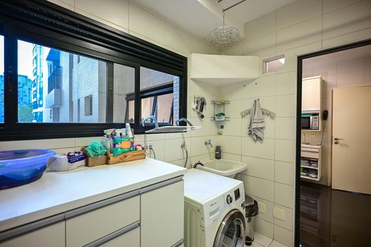 Área de Serviço de apartamento à venda com 3 quartos, 226m² em Panamby, São Paulo