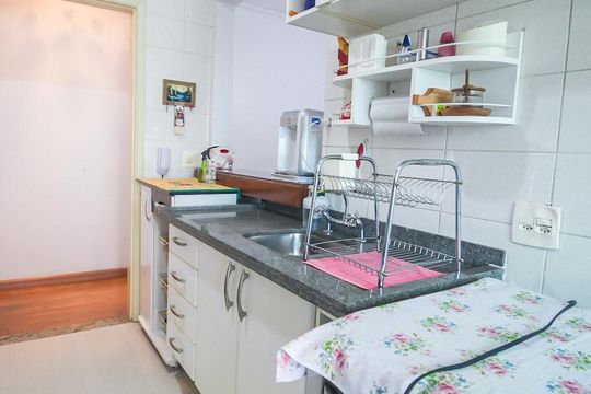 Cozinha de apartamento à venda com 3 quartos, 75m² em Vila Suzana, São Paulo
