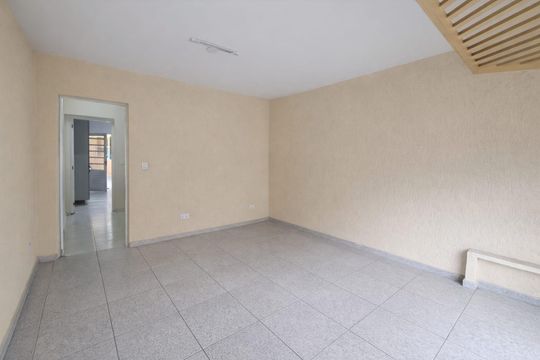Garagem de casa à venda com 2 quartos, 85m² em Presidente Altino, Osasco