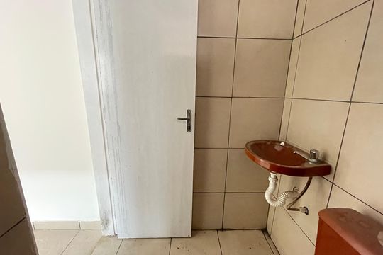 Banheiro de kitnet/studio para alugar com 1 quarto, 38m² em Parque Mirante da Mata, Cotia