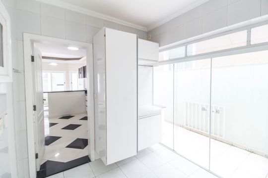 Área de Serviço de casa de condomínio para alugar com 4 quartos, 436m² em Alphaville, Santana de Parnaíba