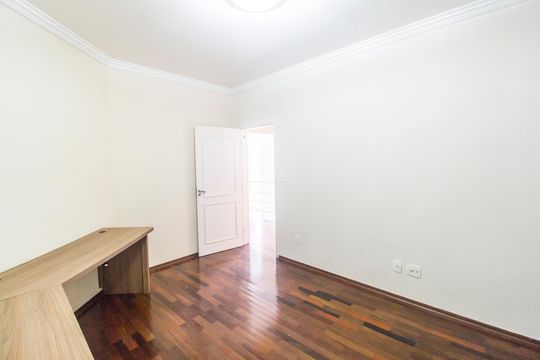 Quarto de casa de condomínio para alugar com 4 quartos, 436m² em Alphaville, Santana de Parnaíba