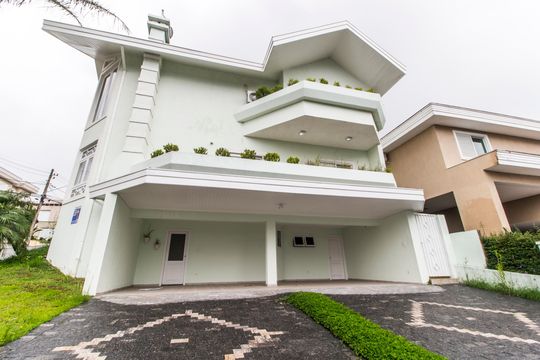 Garagem de casa de condomínio para alugar com 4 quartos, 436m² em Alphaville, Santana de Parnaíba
