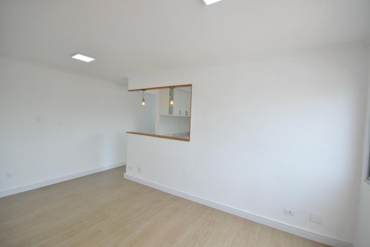 Sala de apartamento para alugar com 2 quartos, 74m² em Vila Bancaria Munhoz, São Paulo