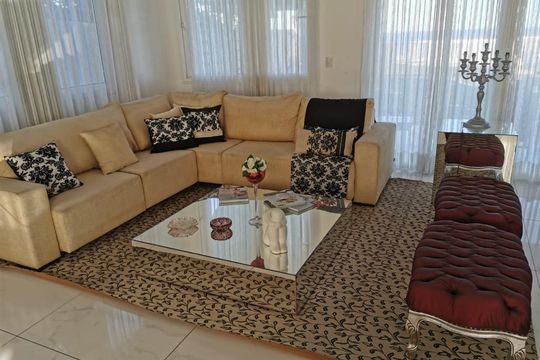 Casa para alugar com 5 quartos, 300m² em Pituaçu, Salvador
