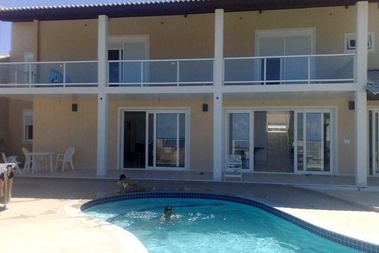 Casa para alugar com 5 quartos, 300m² em Pituaçu, Salvador