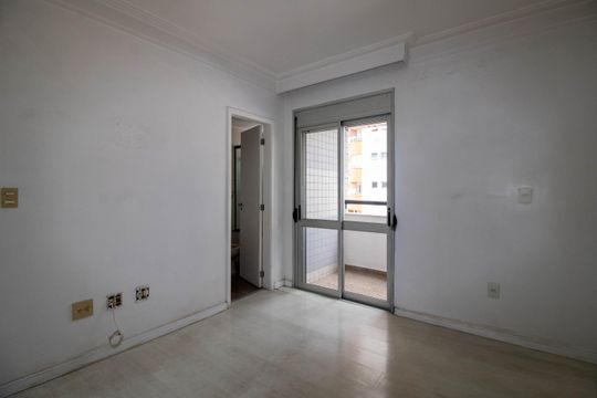 Suíte 1 de apartamento à venda com 3 quartos, 140m² em Vila Morse, São Paulo