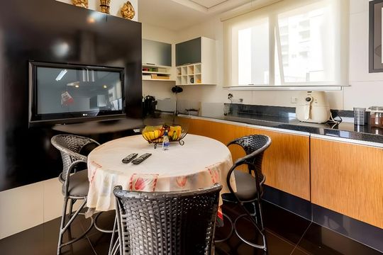 Apartamento para alugar com 4 quartos, 316m² em Vila Romana, São Paulo