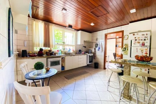 Cozinha  de casa à venda com 3 quartos, 243m² em Marechal Rondon, Canoas