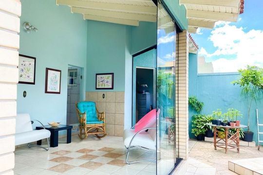 Área Externa  de casa à venda com 3 quartos, 243m² em Marechal Rondon, Canoas