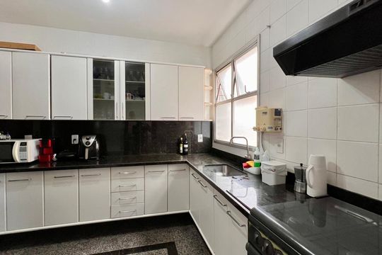 Cozinha de apartamento à venda com 3 quartos, 140m² em Gutierrez, Belo Horizonte