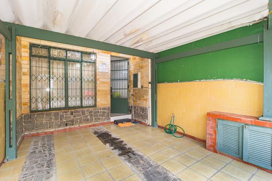 Garagem de casa à venda com 2 quartos, 140m² em Vila Prudente, São Paulo