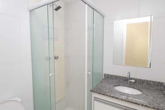 Banheiro de apartamento à venda com 2 quartos, 50m² em Vila Guilherme, São Paulo