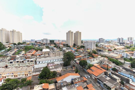 Vista Sala - Cozinha de apartamento para alugar com 2 quartos, 31m² em Vila Carmosina, São Paulo
