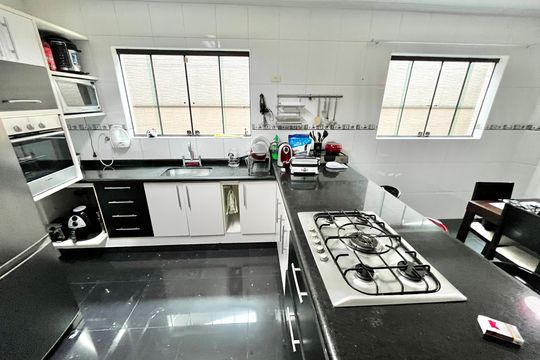 Cozinha de casa à venda com 3 quartos, 160m² em Vila Roque, São Paulo