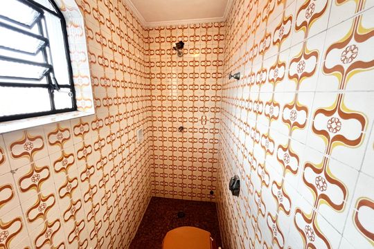 Banheiro da Edícula de casa à venda com 3 quartos, 364m² em Jardim Franca, São Paulo