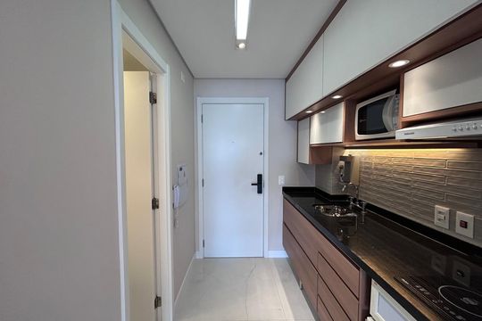Cozinha de kitnet/studio à venda com 1 quarto, 30m² em Jardim das Acacias, São Paulo