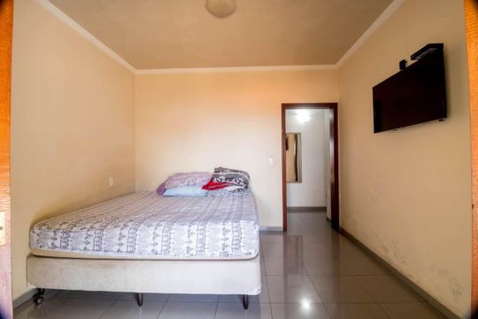 Casa à venda com 4 quartos, 340m² em Parque Centenário, Jundiaí